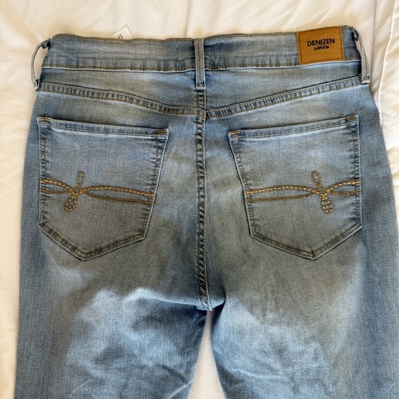 Levi's Denizen Light Blue Distressed Skinny Jegging Jeans - Picture 3 of 8